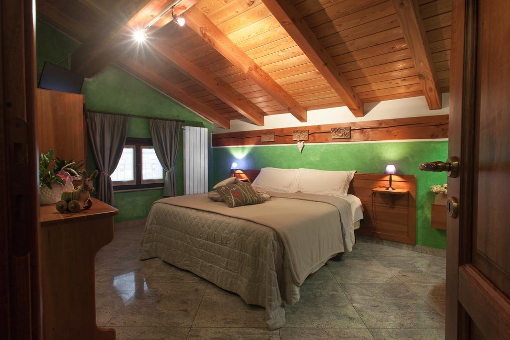 B&B Al Castel Pont-Saint-Martin Szoba fotó